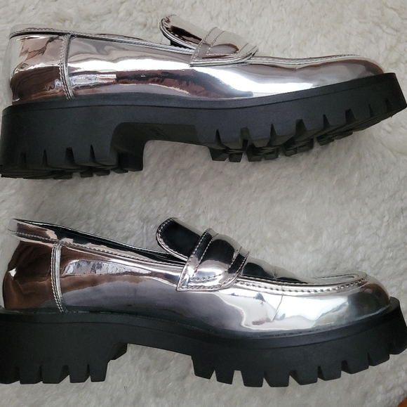 Nine West Garren Silver Lug Sole Loafers - Picture 5 of 9